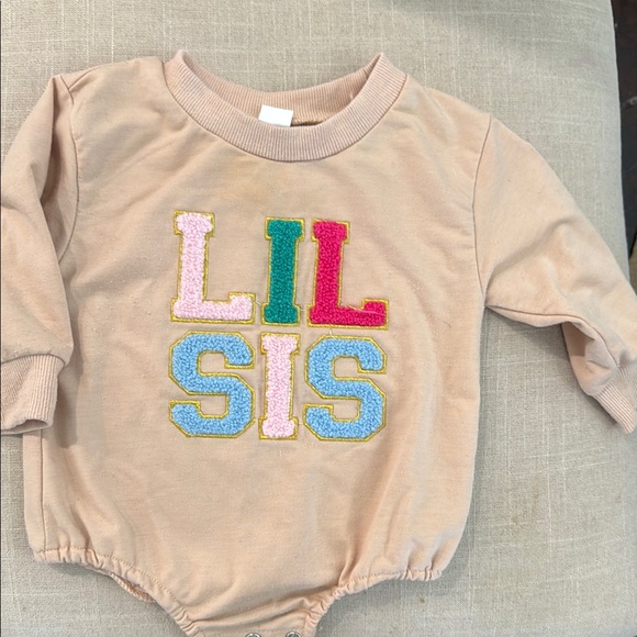 Lil Sis Tan Baby Onesie - Picture 1 of 2